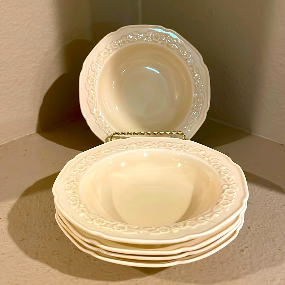 VTG- Crown Ducal  Bowl Bundle - 5 Dessert Bowls-Set A